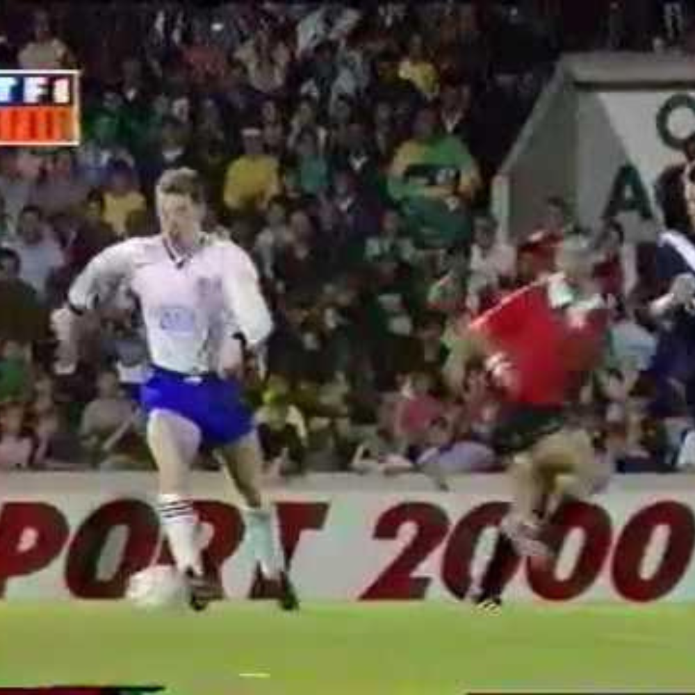 Gary Blackledge – Glenavon FC (02/10/1990)