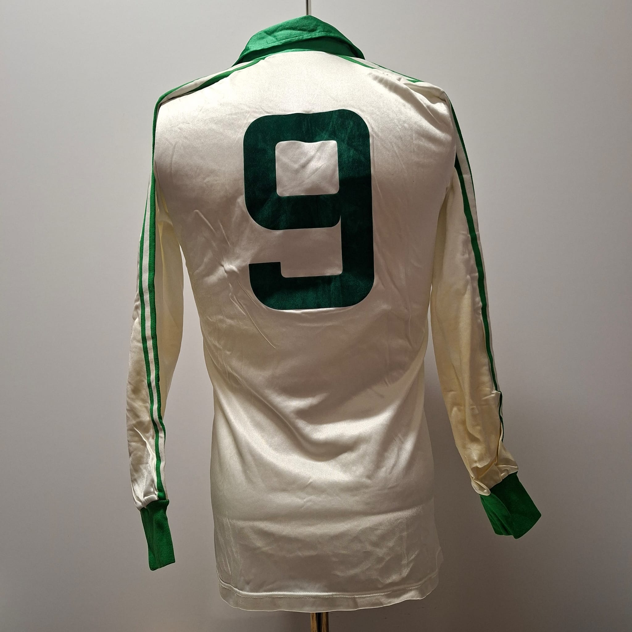 Gerry Armstrong – Northern Ireland Squad (24/03/1982)
